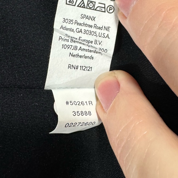 SPANX Shape Booty Boost Side Pockets Legging Very Black Athletic Travel Yoga NWT - Picture 11 of 11